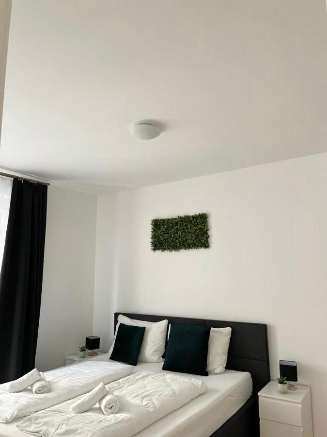 1St City La Opera Suites Виена Екстериор снимка