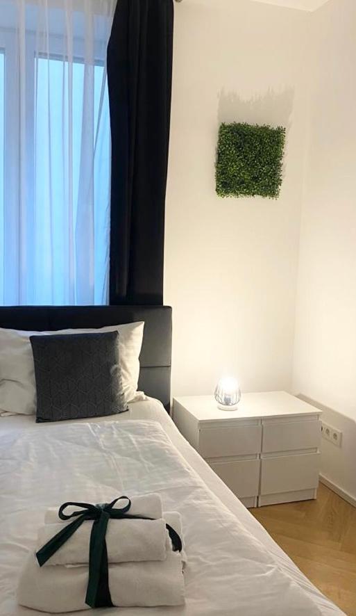 1St City La Opera Suites Виена Екстериор снимка