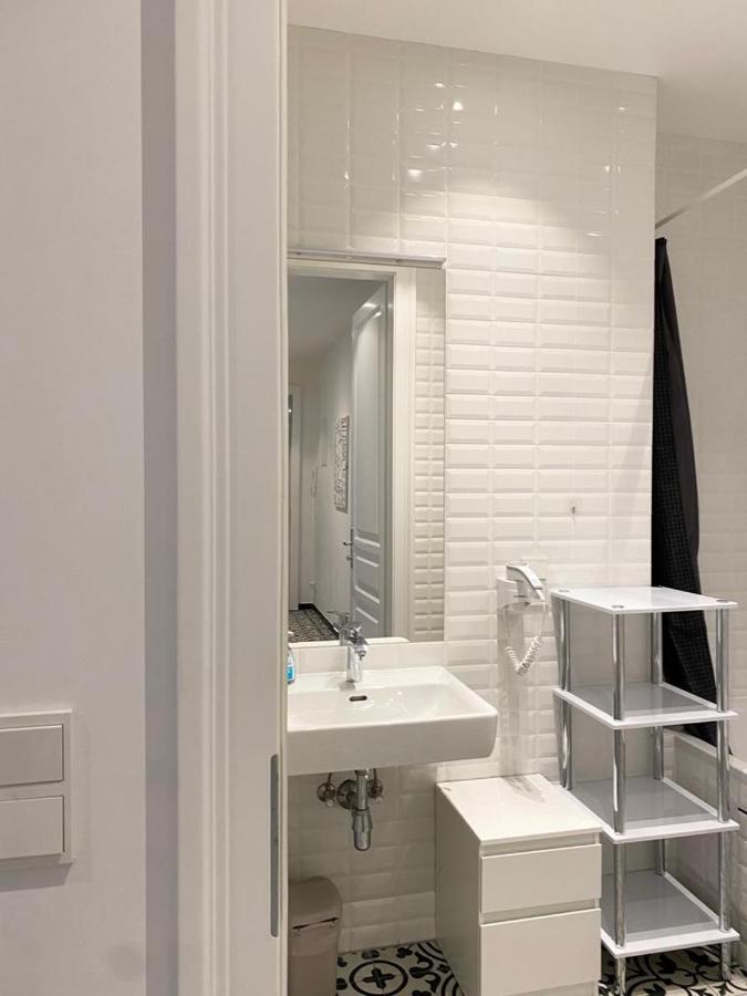 1St City La Opera Suites Виена Екстериор снимка