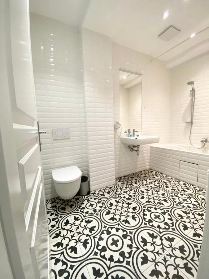 1St City La Opera Suites Виена Екстериор снимка
