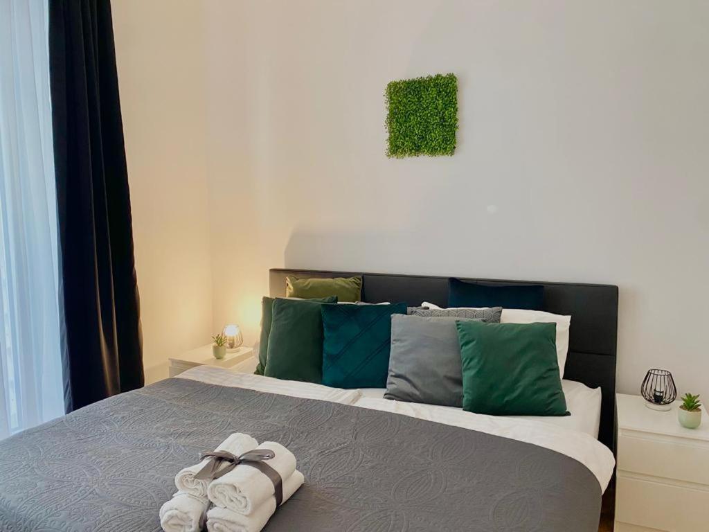 1St City La Opera Suites Виена Екстериор снимка