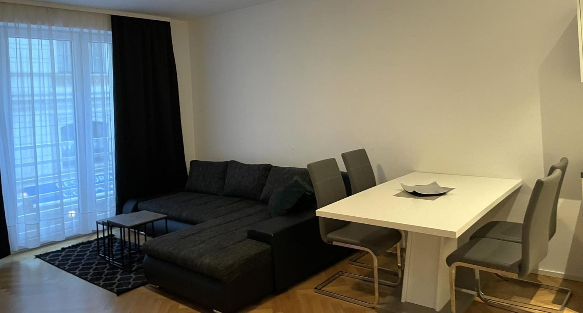 1St City La Opera Suites Виена Екстериор снимка