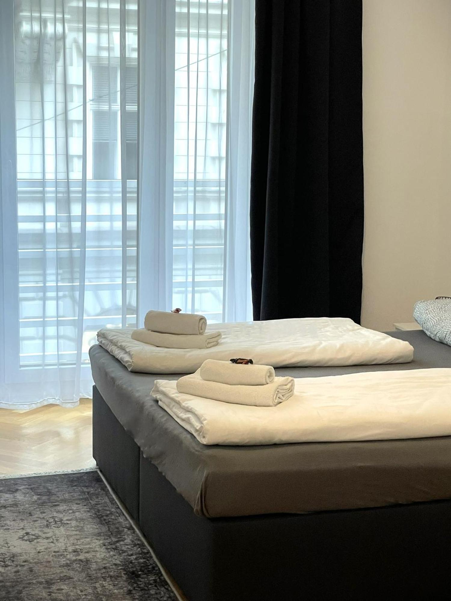 1St City La Opera Suites Виена Стая снимка